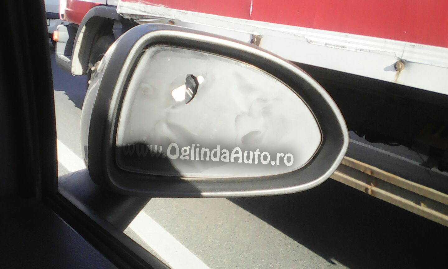 Cu ce se lipeste o sticla de oglinda la masina Opel Corsa D