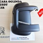 Capac carcasa oglinda Peugeot Boxer dreapta spate neagra partea pasagerului cu locas pentru semnalizare an fabrica tie 2006, 2007, 2008, 2009, 2010, 2011, 2012, 2013, 2014, 2015, 2017, 2018, 2019 si 2020.
